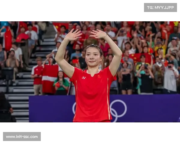 黄雅琼官宣结婚晒出婚纱照，甜蜜配文“镜头里是我们，镜头外是余生”