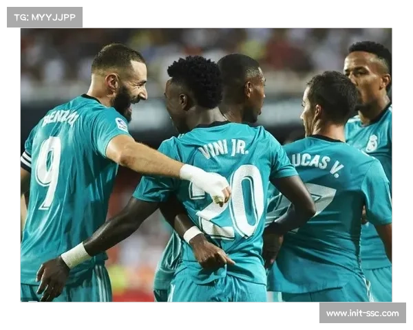 皇马2-1瓦伦西亚，本泽马倒钩绝杀延续争冠希望